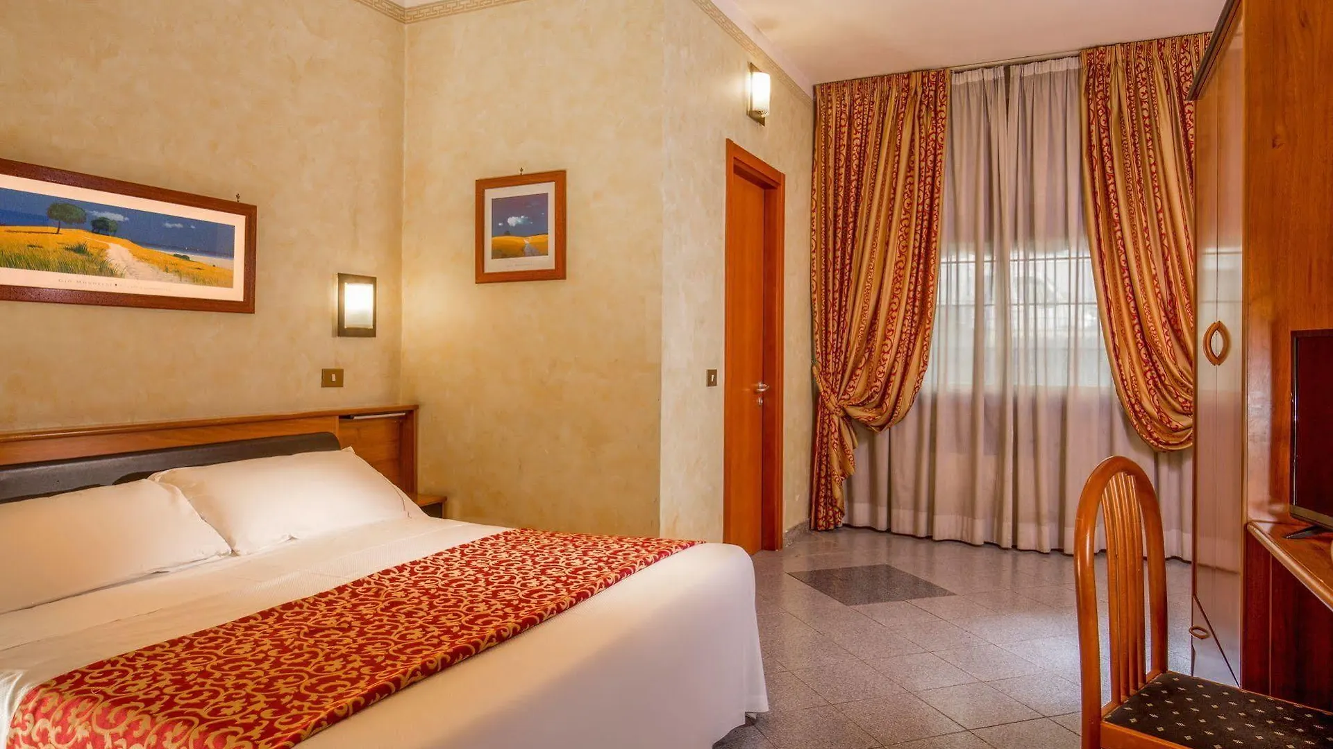 Hotel Jonico Roma 3*,