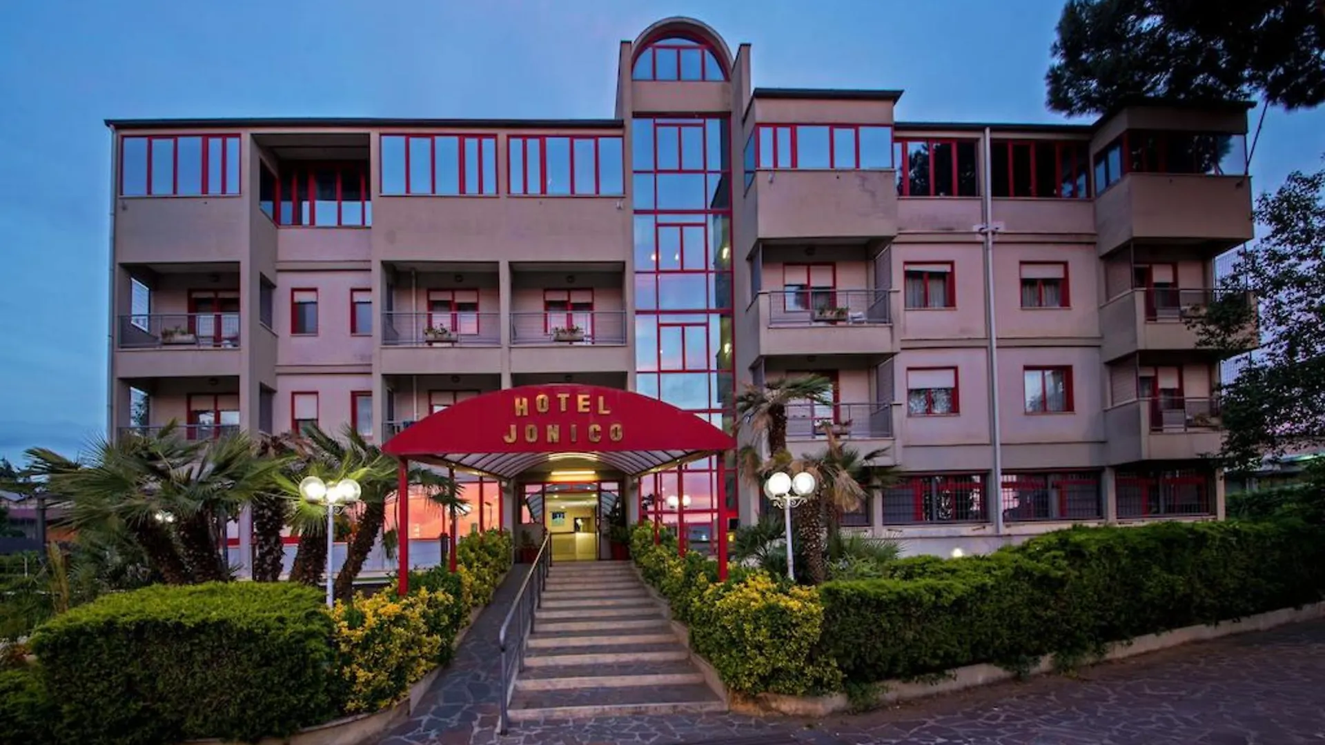 Hotel Jonico Rom 3*,