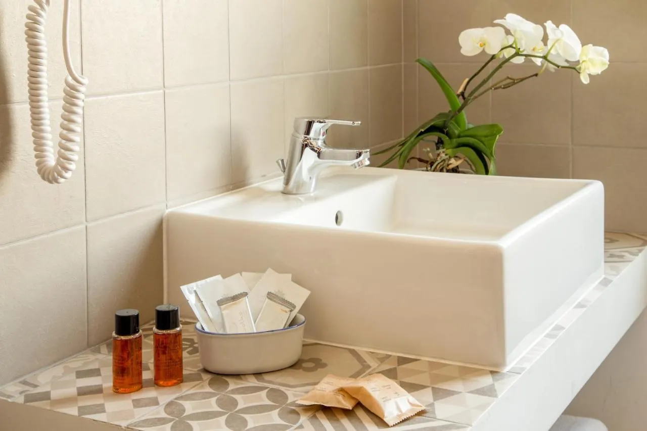 Hotel Jonico Roma 3*,  İtalya